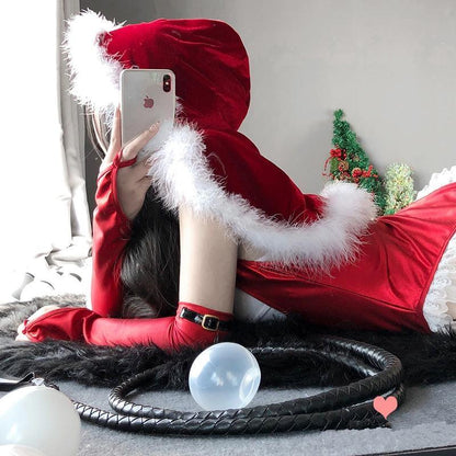 Santas Minion Cosplay